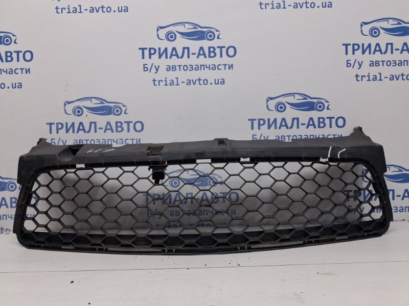Решетка бампера центральная Mazda 3 2003-2009 BK 1.6 бензин Z6 BR5H501T0 Б/У