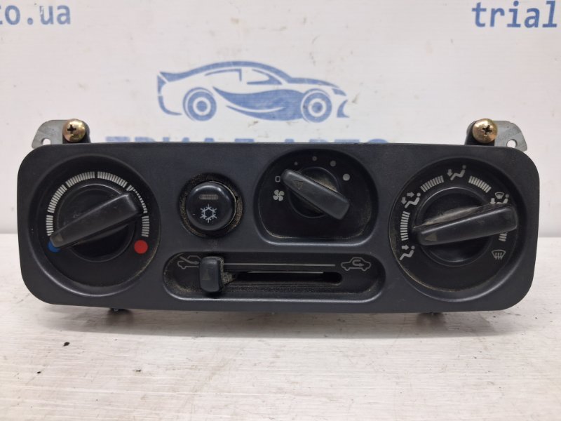 Блок управления кондиционером Mitsubishi Pajero Sport 1996-2008 K9 2.5 Diesel 4D56 MR398626 Б/У