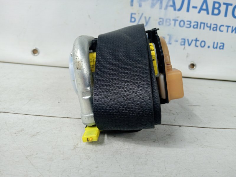 Ремень безопасности передний правый Avensis 2003-2009 T25 1.8 бензин 1ZZFE
