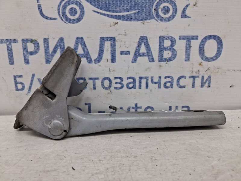 Петля капота левая Mitsubishi Pajero Wagon 1999-2006 3 3.2 Дизель 4M41 MR292043 Б/У