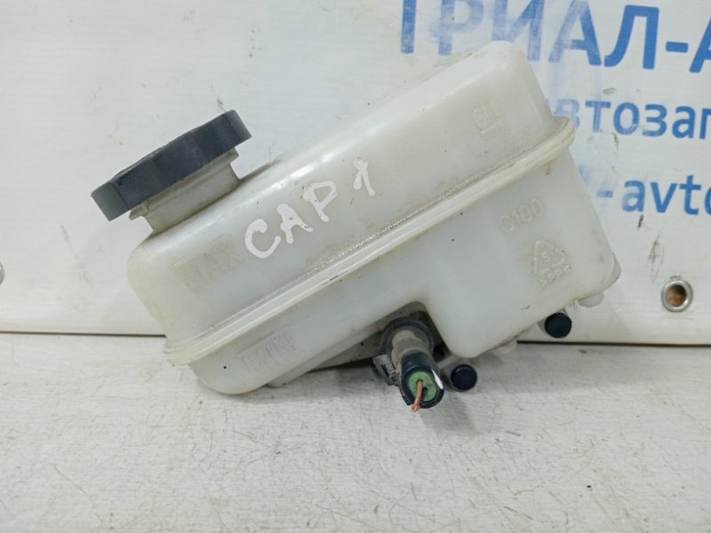 Бачок главного тормозного цилиндра Chevrolet Captiva 2006-2011 C100 2.4 бензин Z24SED 93743538 Б/У