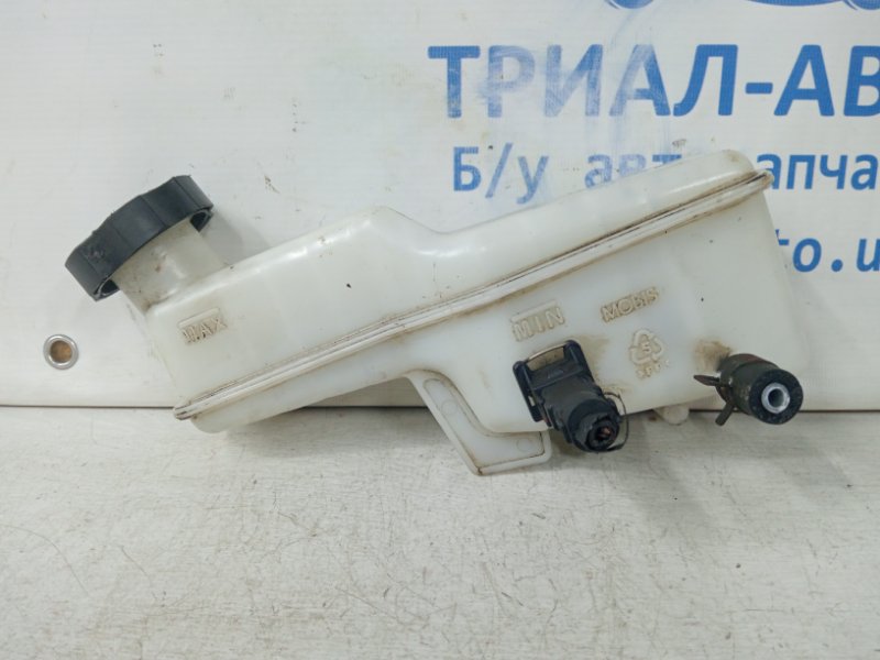 Бачок главного тормозного цилиндра Kia Sportage 2010-2016 SL 1.7 diesel D4FD 585112S900 Б/У