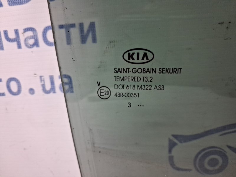 Стекло двери заднее правое Kia Sportage SL 1.7 diesel D4FD