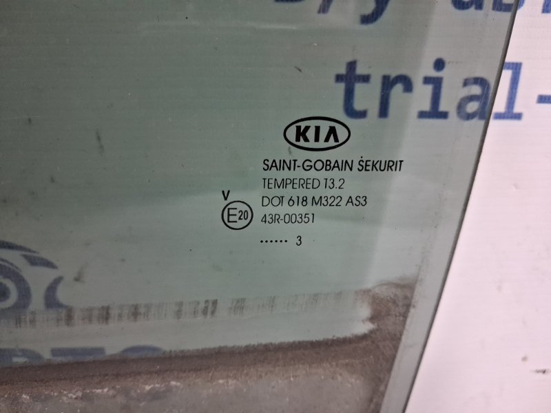Стекло двери заднее левое Kia Sportage SL 1.7 diesel D4FD