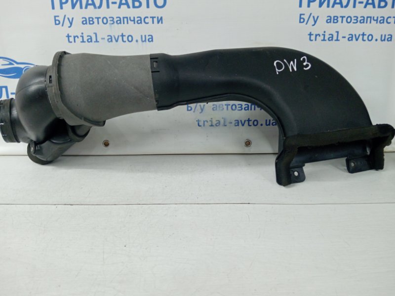 Воздухозаборник Mitsubishi Pajero Wagon 2000-2006 3 3.2 Дизель 4M41 mr404731 Б/У