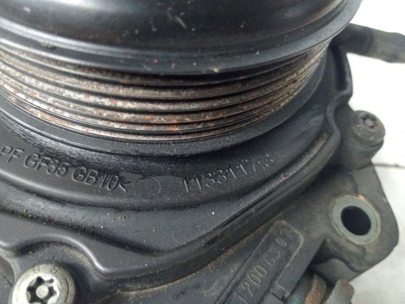 Помпа Q50 2013- V37 2.2 diesel OM651