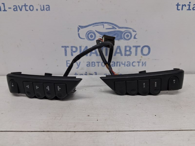Кнопки руля SsangYong Kyron 2005-2016 DJ 2.7 D27DT 8915009531 Б/У