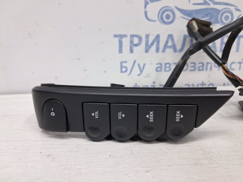 Кнопки руля Kyron 2005-2016 DJ 2.7 D27DT
