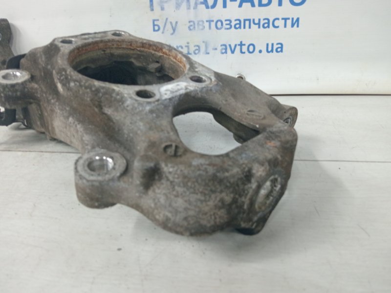 Кулак поворотный левый без ступицы Q50 2013- V37 2.2 diesel OM651