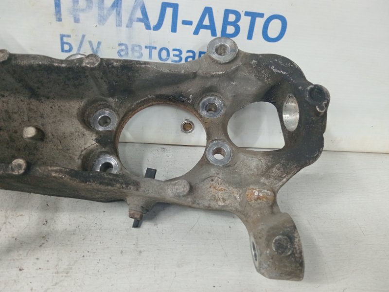 Кулак поворотный левый без ступицы Q50 2013- V37 2.2 diesel OM651