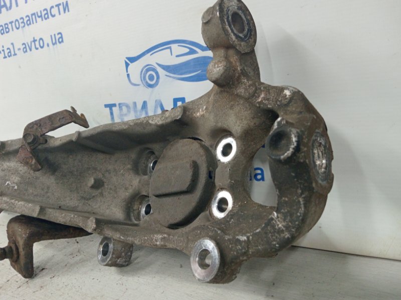 Кулак поворотный правый без ступицы Q50 2013- V37 2.2 diesel OM651