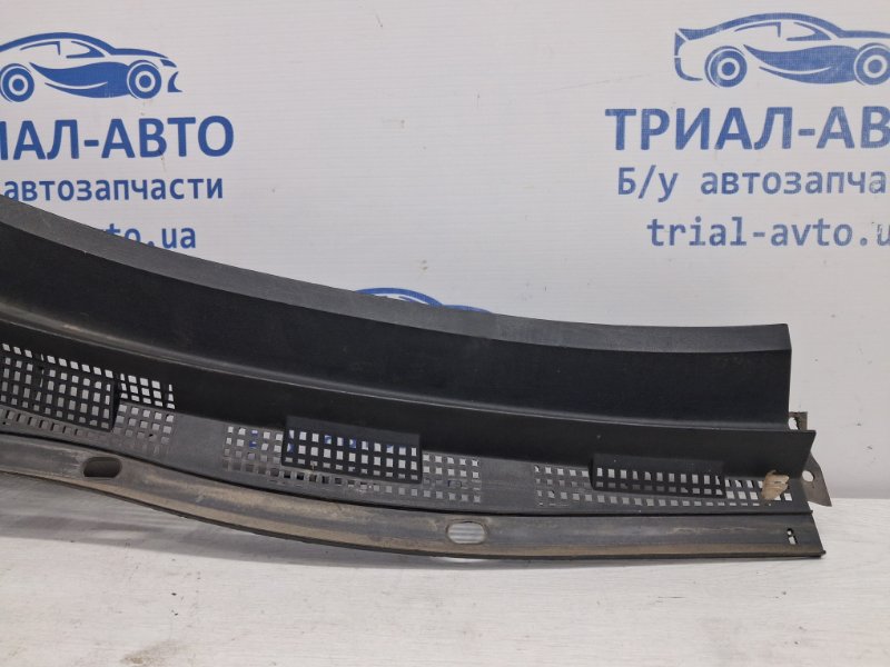 Дефлектор дворников правый Mazda 3 BK 1.6 бензин Z6