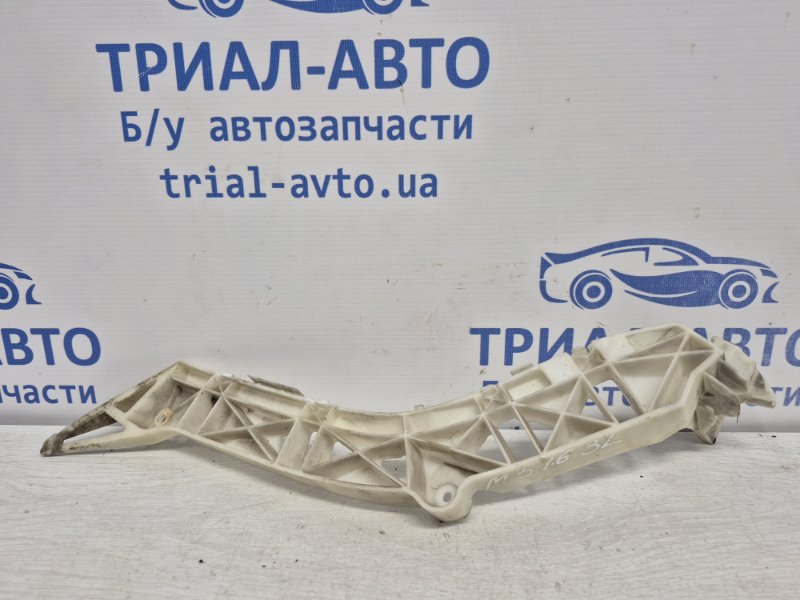 Кронштейн бампера задний левый Mazda 3 BK 1.6 бензин Z6