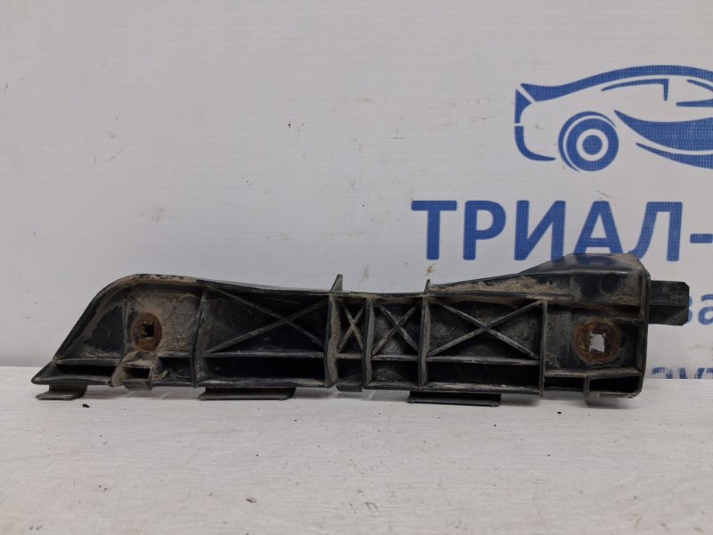 Кронштейн бампера передний левый Toyota Avensis T25 1.8 бензин 1ZZFE
