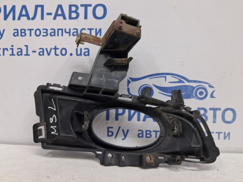 Решетка противотуманки левая 3 2003-2009 BK 1.6 бензин Z6