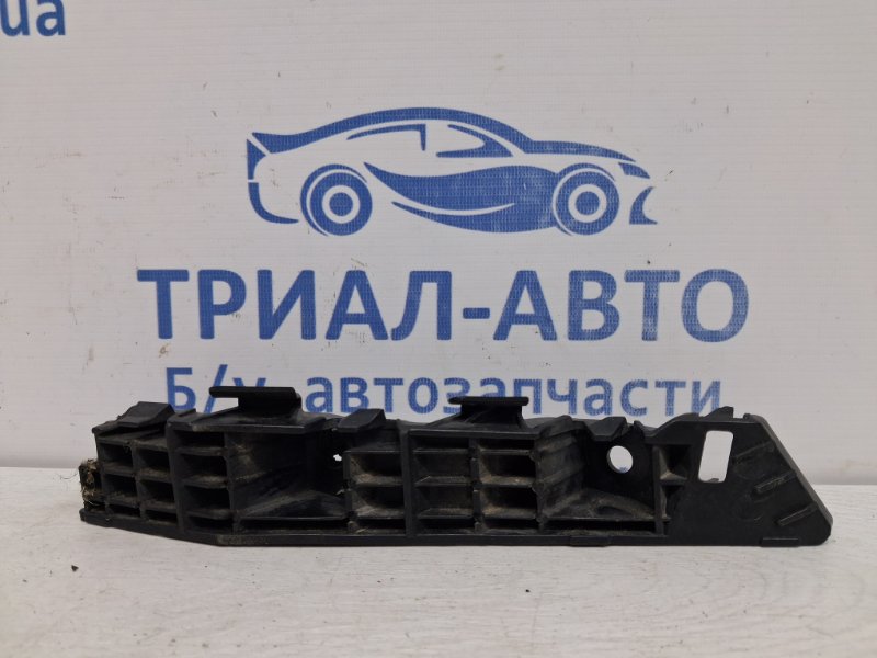 Кронштейн бампера передний правый Kia Sportage SL 1.7 diesel D4FD