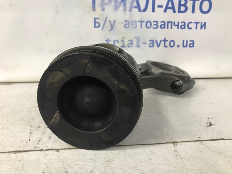 Поршень с шатуном Sorento 2002-2009 BL 2.5 diesel D4CB