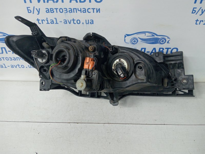 Фара левая Mazda 3 BK 1.6 бензин Z6