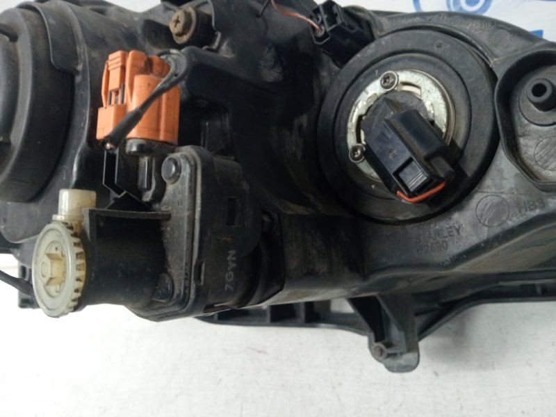Фара левая 3 2003-2009 BK 1.6 бензин Z6