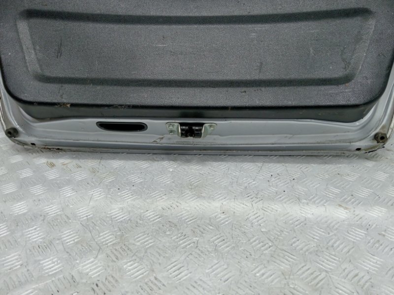 Крышка багажника Outlander 2003-2008 cu 2.4 бензин 4G69