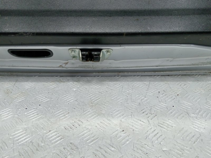 Крышка багажника Outlander 2003-2008 cu 2.4 бензин 4G69