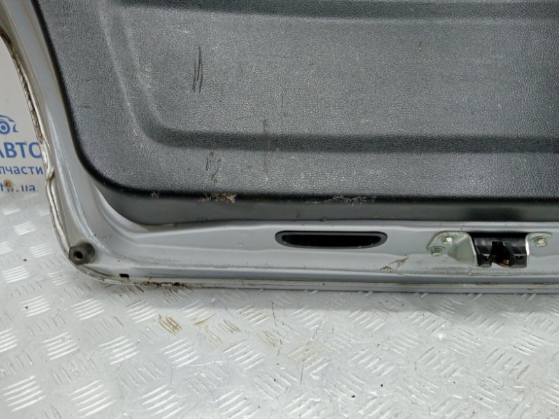 Крышка багажника Outlander 2003-2008 cu 2.4 бензин 4G69