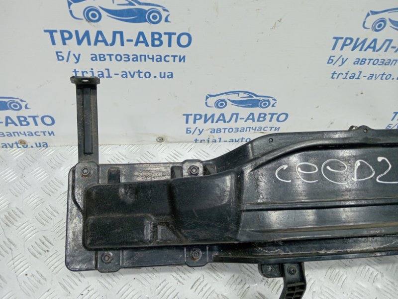 Усилитель бампера задний Kia Ceed JD 1.6 diesel D4FB