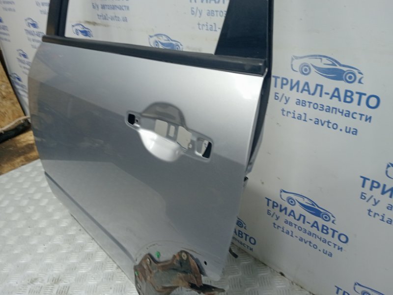 Дверь задняя левая Outlander 2003-2006 cu 2.4 бензин 4G69