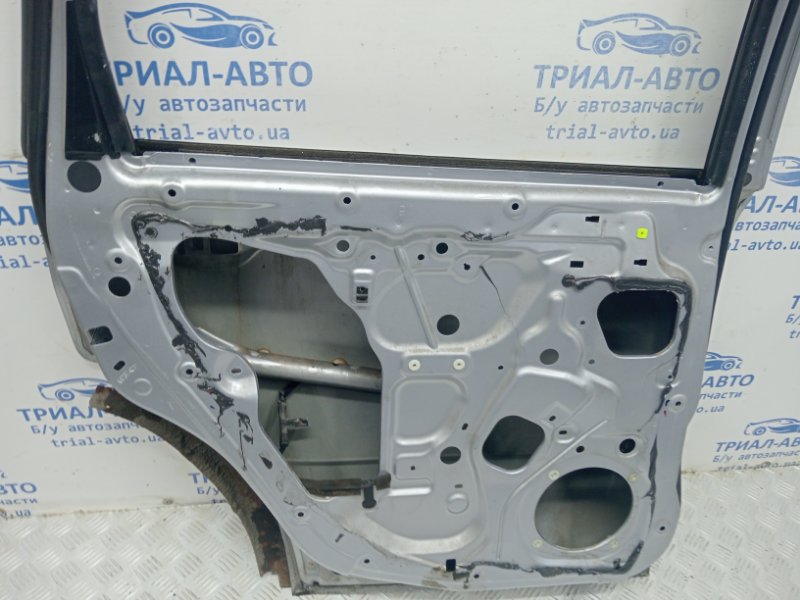 Дверь задняя левая Outlander 2003-2006 cu 2.4 бензин 4G69