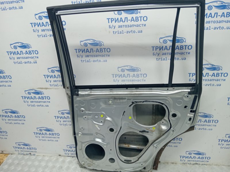 Дверь задняя правая Prado 2002-2009 J120 4.0 1GR-FE