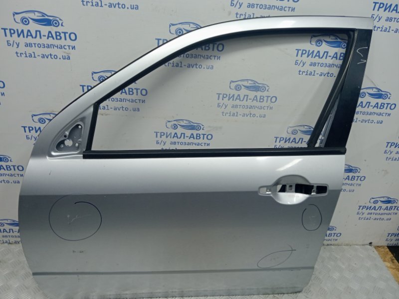 Дверь передняя левая Outlander 2003-2006 cu 2.4 бензин 4G69