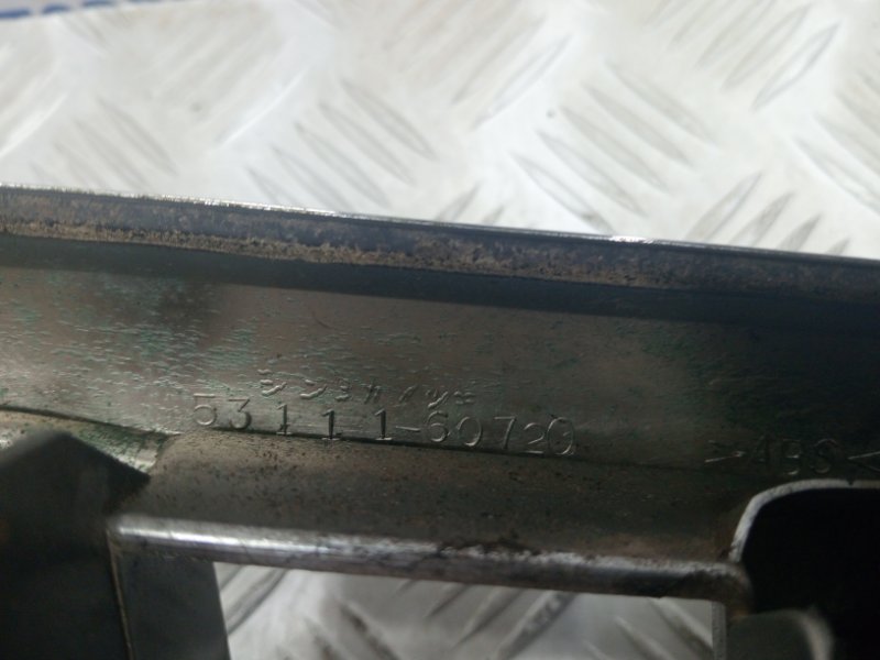 Решетка радиатора Prado 2002-2009 J120 4.0 1GR-FE