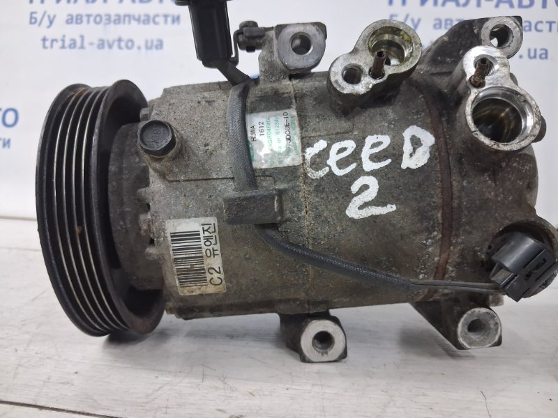 Компрессор кондиционера Kia Ceed 2012-2018 JD 1.6 diesel D4FB 97701-A6700 Б/У