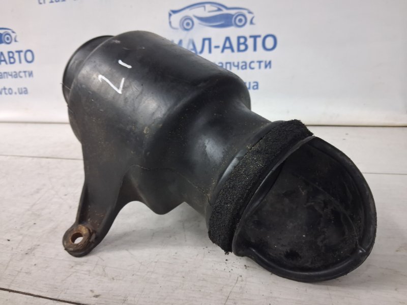Патрубок воздушного фильтра Toyota Prado 2002-2009 J120 4.0 1GR-FE 1797131010 Б/У