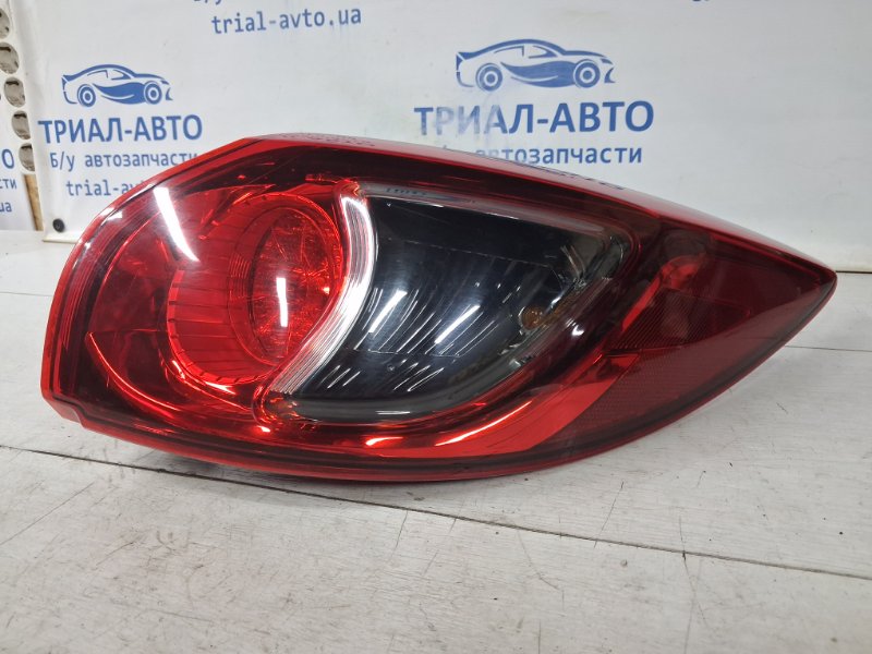 Фонарь задний внешний правый Mazda CX 5 2011-2017 KE 2.2 diesel KD5451150 Б/У