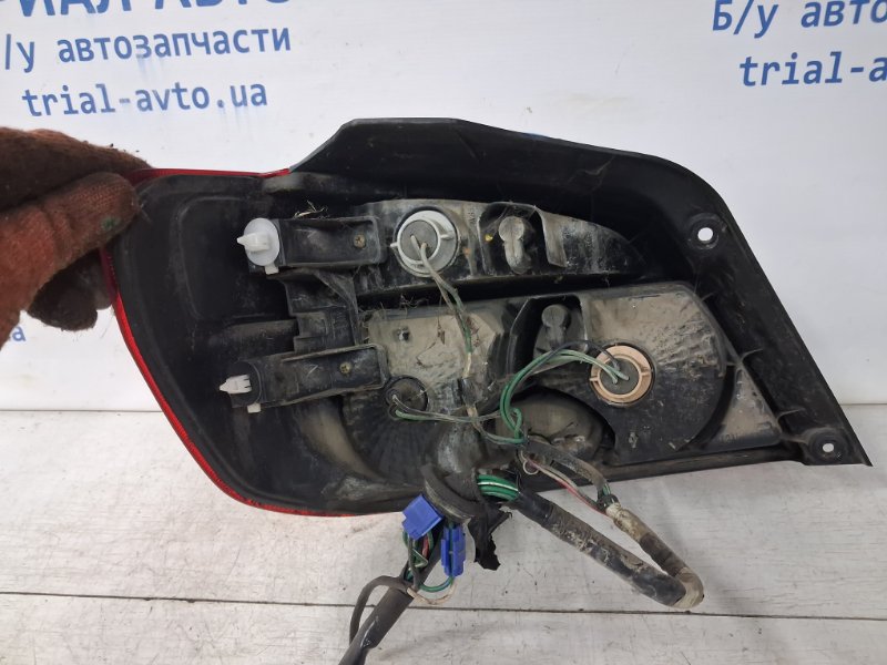 Фонарь задний внешний правый Outlander 2003-2006 cu 2.4 бензин 4G69