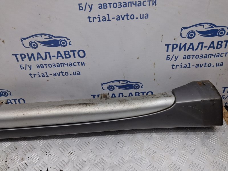 Накладка порога внешняя левая Outlander 2003-2006 cu 2.4 бензин 4G69