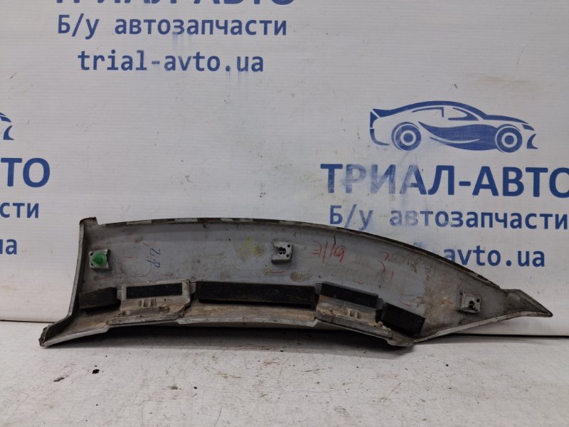 Накладка крыла задняя правая Outlander 2003-2006 cu 2.4 бензин 4G69