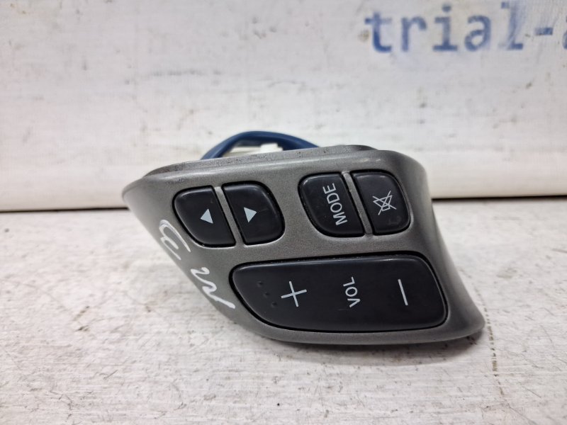 Кнопки руля Mazda 3 2003-2009 BK 1.6 бензин Z6 BS3F664M0 Б/У