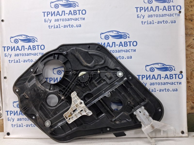Стеклоподъемник задний левый Ceed 2012-2018 JD 1.6 diesel D4FB