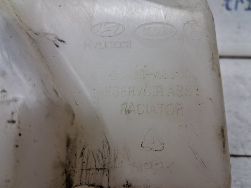 Бачок радиатора (расширительный) Ceed 2012-2018 JD 1.6 diesel D4FB