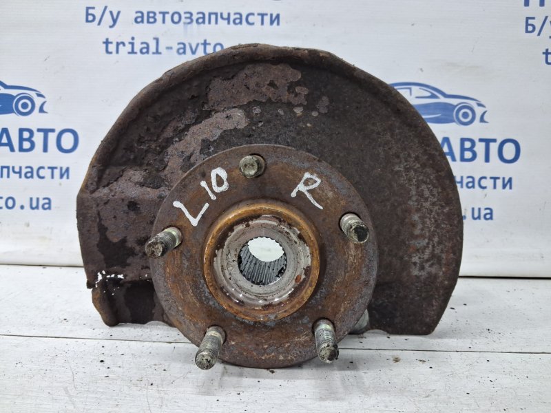 Кулак поворотный правый со ступицей Lancer 2007-2017 10 1.5 бензин 4a91