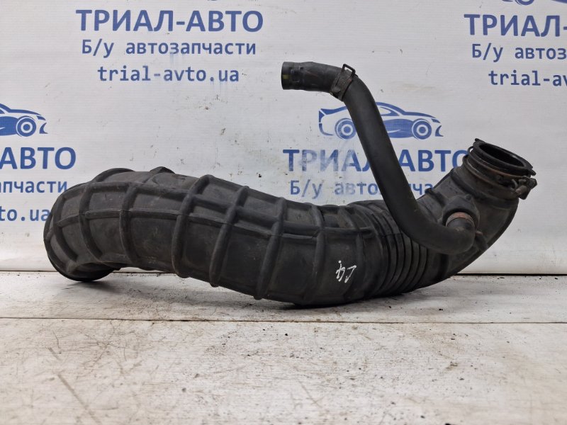 Патрубок воздушного фильтра Kia Ceed 2012-2018 JD 1.6 diesel D4FB 281381R200 Б/У