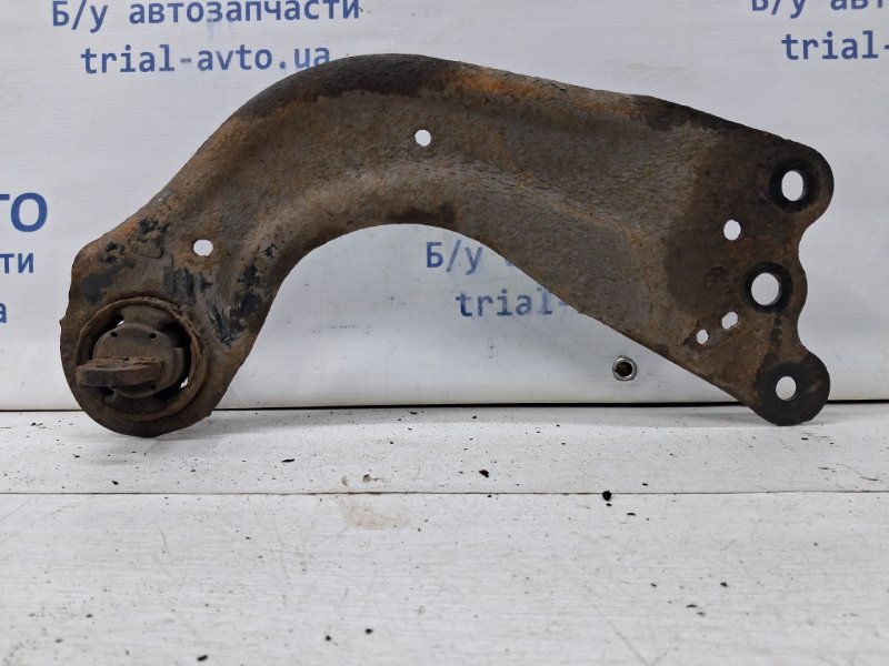 Рычаг задней подвески продольный правый Mazda CX 5 2011-2017 KE 2.2 diesel KD3528200B Б/У