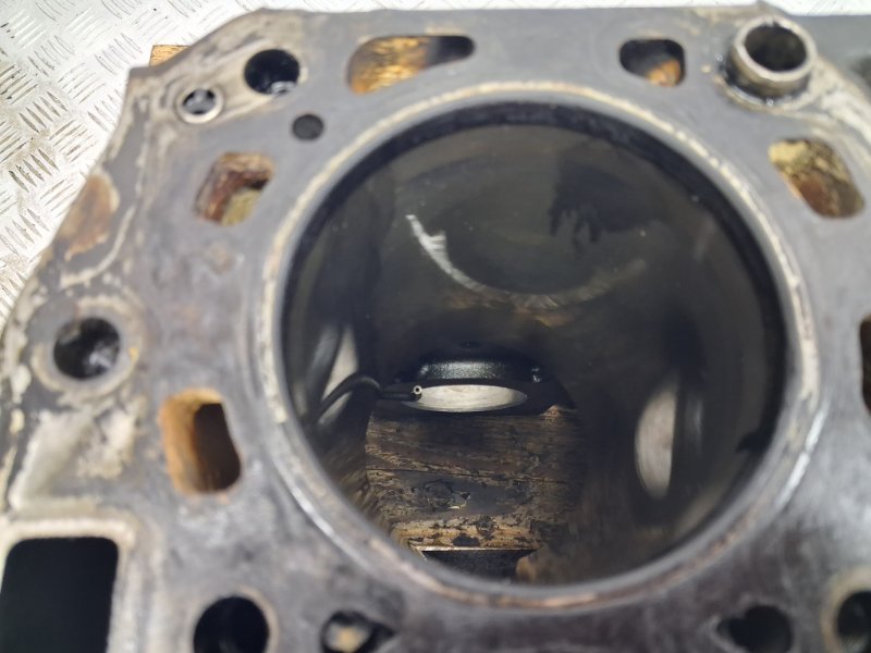 Блок ДВС Sorento 2002-2011 BL 2.5 diesel D4CB