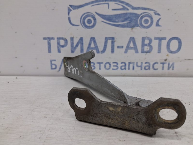 Петля капота правая Outlander 2003-2006 cu 2.4 бензин 4G69