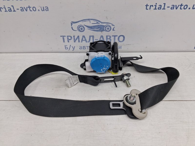 Ремень безопасности передний правый Mazda CX 5 2011-2017 KE 2.2 diesel KD4557L30C01 Б/У