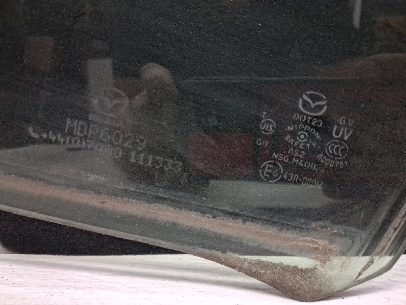 Стекло двери переднее левое Mazda CX 5 KE 2.2 diesel