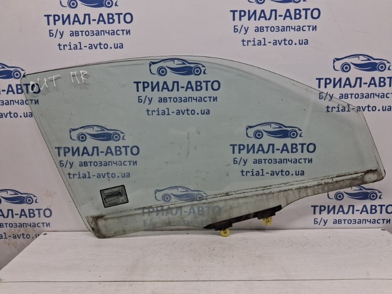 Стекло двери переднее правое Mitsubishi Outlander 2003-2006 cu 2.4 бензин 4G69 MR978106 Б/У