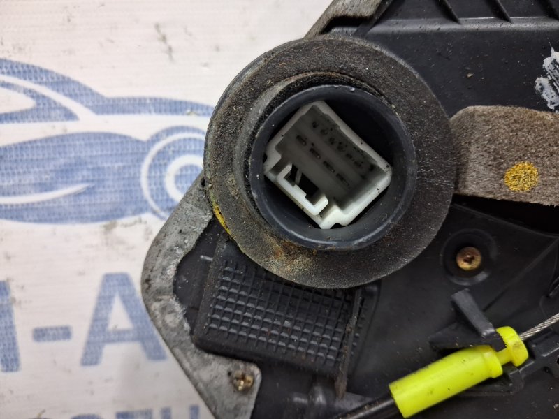 Замок двери передний правый Toyota Prado J120 4.0 1GR-FE